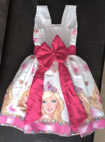 Vestido de festa Barbie luxo infantil tamanho 4/5