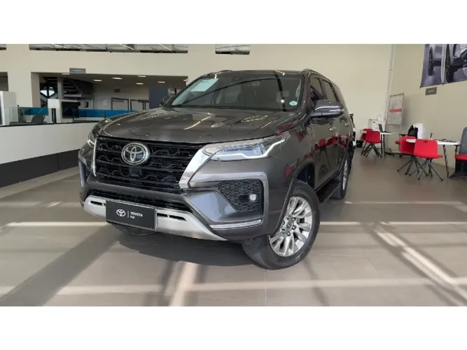 Toyota Hilux SW4 SRX 4X4 2.8 TDI 16V Dies. Aut. 2021