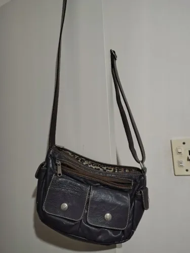 Bolsa pequena, couro, usada, marrom