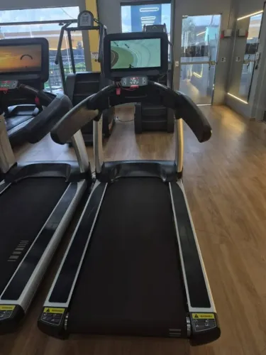 Esteira Comercial Touch Screen AC-TV - Alta Performance
