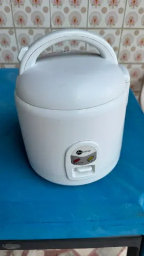 Panela Elétrica de Arroz Fun Kitchen Pratic Branca - Usada