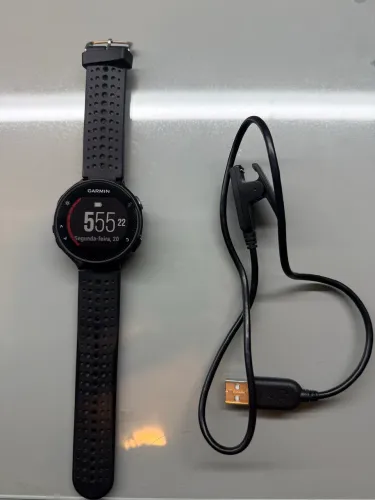 Garmin Forerunner 235 - GPS + Monitor Cardíaco | Com carregador
