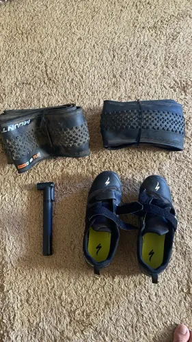 Kit Mtb: Pneus 29, bomba specialized, sapatilha specialized TAM 40 (vendo itens separados)