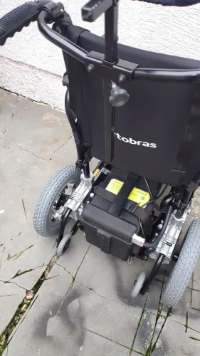 Cadeira de rodas motorizada 
