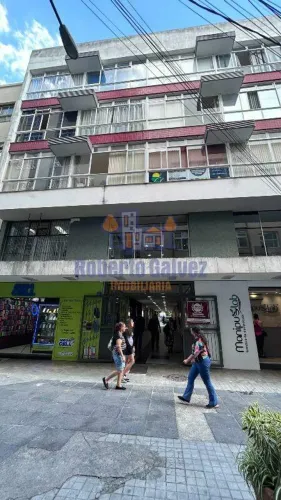 Sala comercial no centro excelente visibilidade na Rua Portugal, 30m²