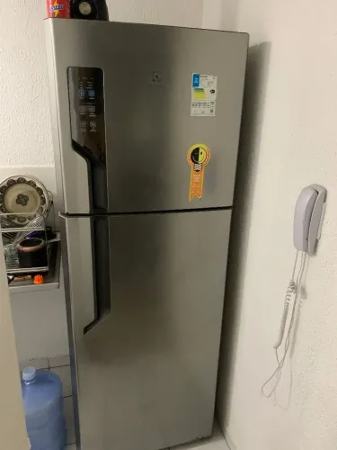 Vendo Geladeira Eletrolux