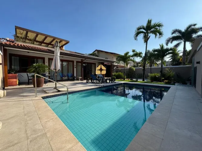 CASA LINDA COM TERRENO GRANDE NO SANTA MARINA
