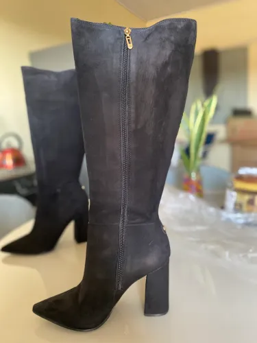 Bota Jorge Bischoff.