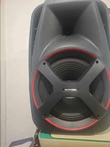 Caixa de som bluetooth Mondial 550 watts ao 1° que chegar não aceito proposta