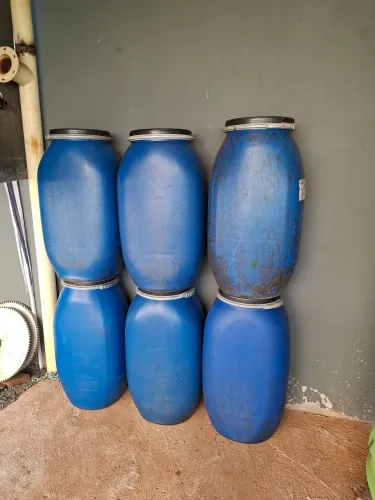 Tambor plástico 130 L. C/ tampa ( valor de cada)