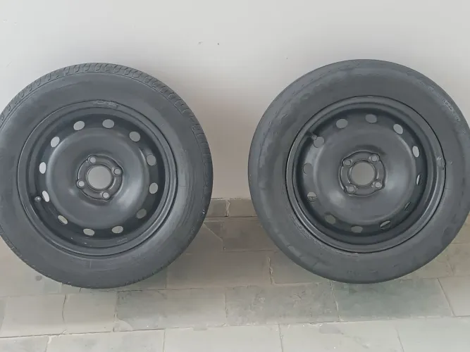 Aros com pneus R15