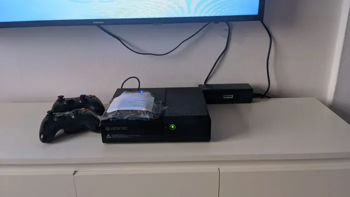 XBOX 360 NOVO DESBLOQUEADO+ 2 CONTROLES + 200 JOGOS - LEIA A DESCRIÇÃO