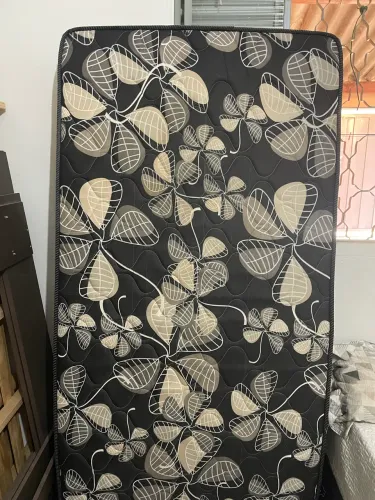 Cama triliche em perfeito estado