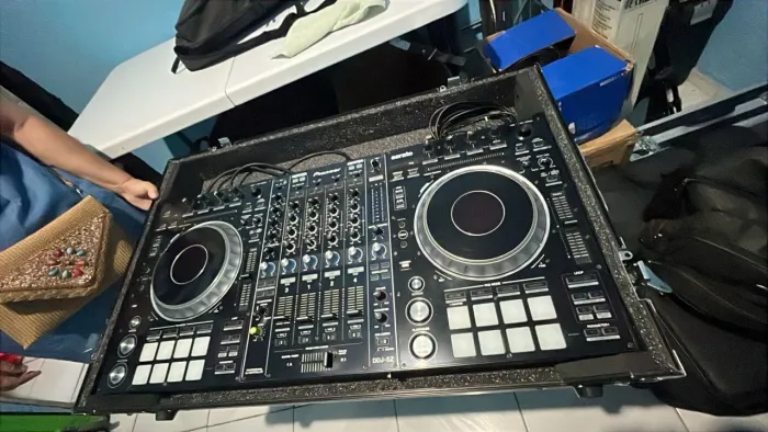 DDJ SZ + CASE 