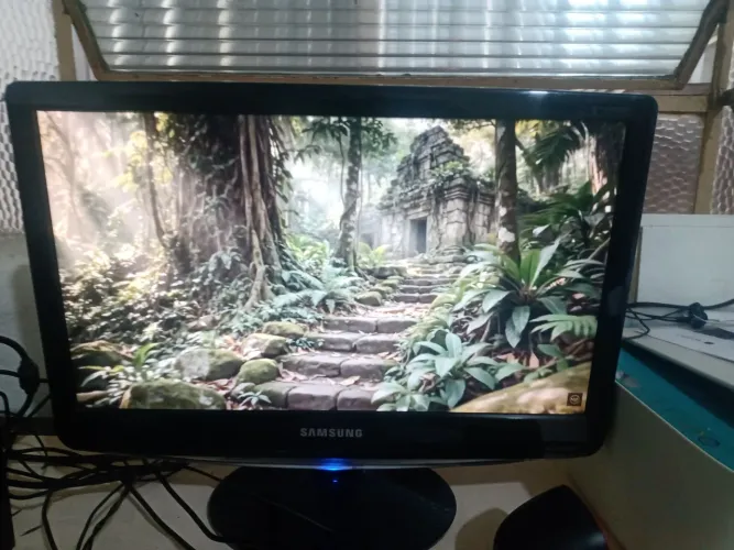 Monitor Samsung sycmaster b1930