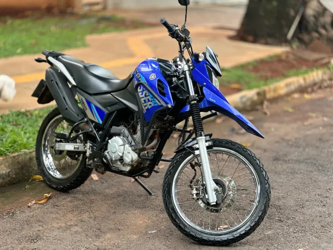 Vendo XTZ BEM CONSERVADA