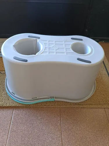 02 Baldes com 01 cabo, para limpeza de casa, garagem e etc