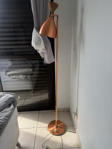 Lâmpada / abajur de chão cobre