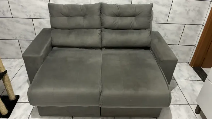 Vendo sofá dois lugares 