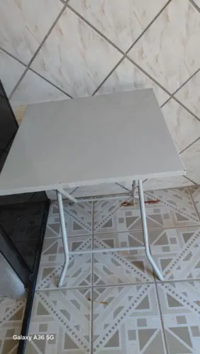 Mesa e Cadeiras de ferro