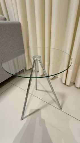 Mesa de canto em vidro