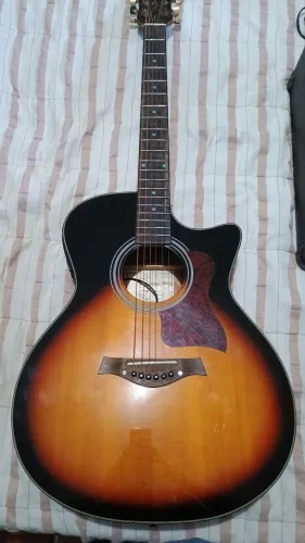 Violão Tagima com pedaleira e caixa de som