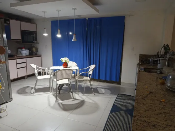 Mesa com cadeiras vime sintético