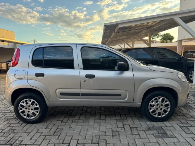 Fiat Uno Vivace Celeb. 1.0 EVO F.flex 8V 5P 2014