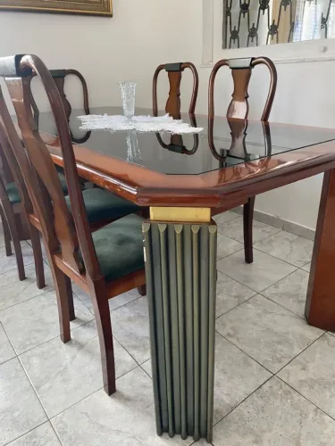 Mesa com 6 cadeiras