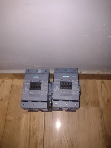 02 contaktora 115 amp da Siemens.
