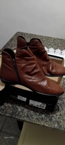 Bota d couro (PERLATTO)