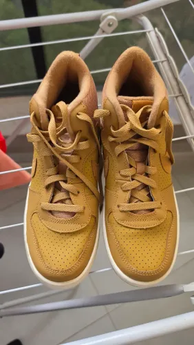 TÊNIS NIKE court Borough 2 caramelo