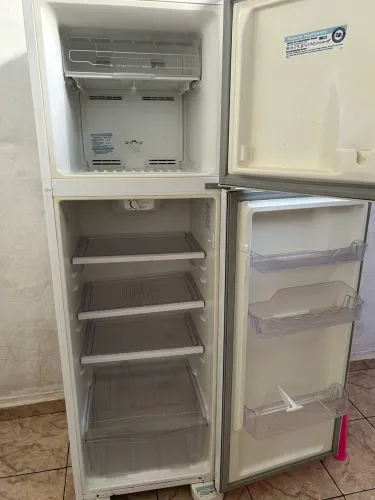 geladeira electrolux df35a frost free duplex 261 litros