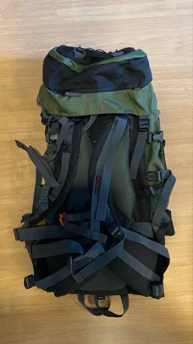 Mochila trilhas e rumos Crampon 68L