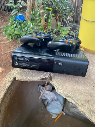 Xbox 360 super slim