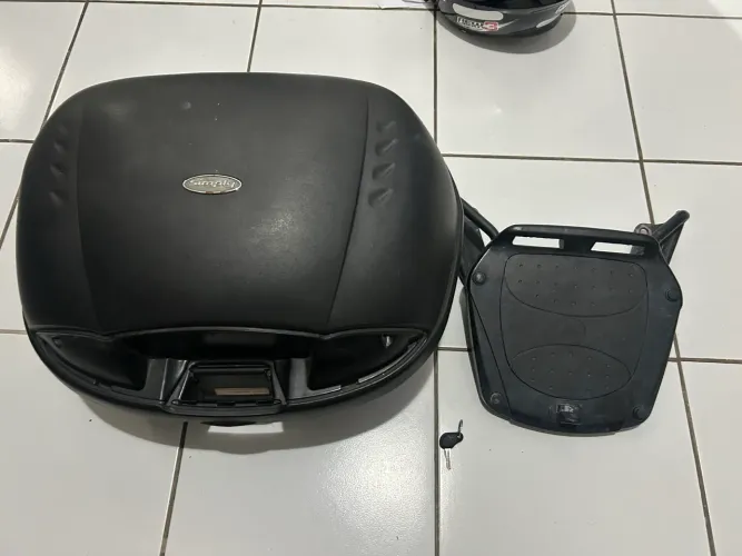 Baú givi para moto