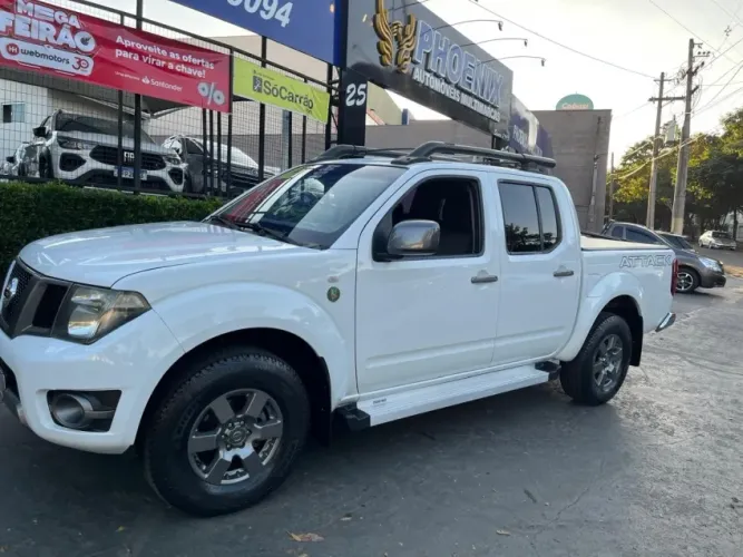 Nissan Frontier SL CD 4X4 2.5tb Diesel AUT 2013