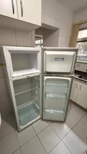 Geladeira ELECTROLUX DC34 (260litros)