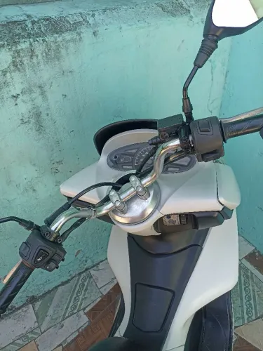 Uma moto pcx 