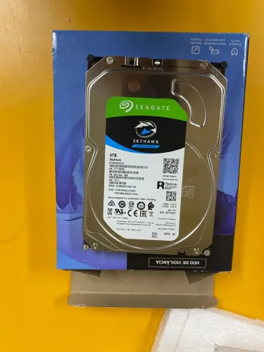 HD 4 TB SEAGETE SKYHAWK