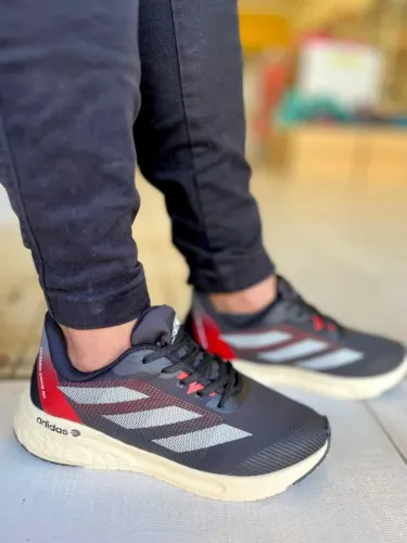 Tênis Adidas 