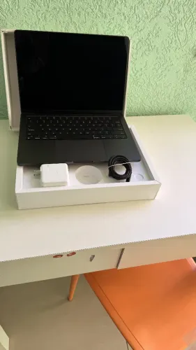 MacBook Pro 2024 M4 14.2 polegadas, Azul Meia Noite, 24 Gb -512 Gb SSd NOVO CAIXA ABERTA