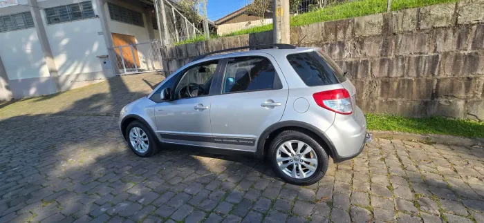 Suzuki SX4 2.0 16V 145cv 4WD 5P Aut. 2013