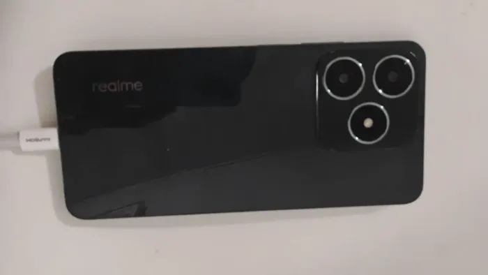 Vendo Realme C61 com 256GB de armazenamento e 8GB de RAM LEIA O ANÚNCIO 