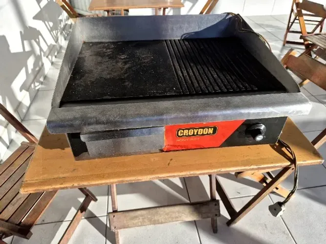 Chapa Elétrica 220V - Croydon