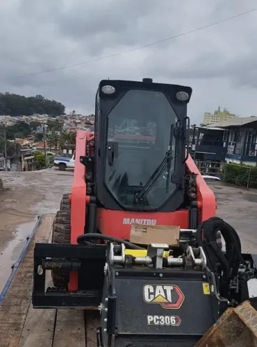 Mini Carregadeira Manitou 2023 Modelo 2700V