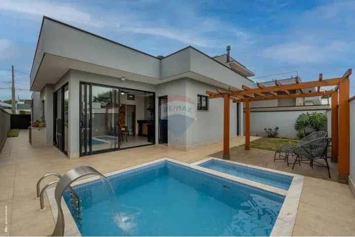 Casa à venda no Condomínio Residencial Villa Bella Siena com 3 suítes em Paulina /SP