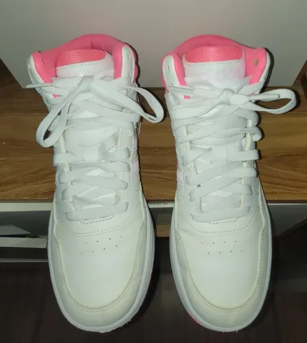 Tênis hoops mid adidas branco e rosa novo