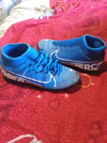 Chuteira Mercurial 41 salão 