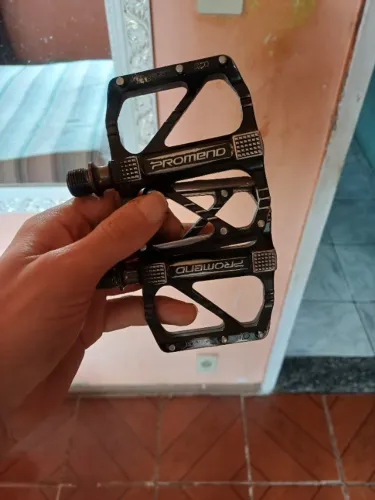 Vendo par da pedais da marca Promend semi- novos